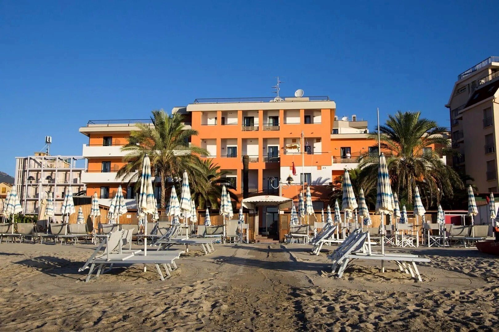 Отель Hotel Villa Marina Pietra Ligure 3*